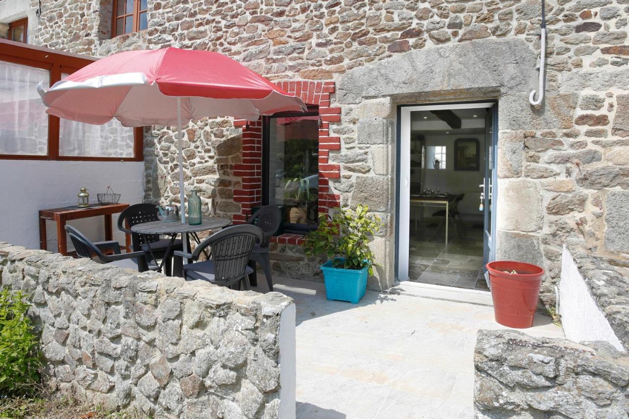 La Quinardais - Charmante Maison Avec Terrasse Saint-Samson-sur-Rance Exterior photo
